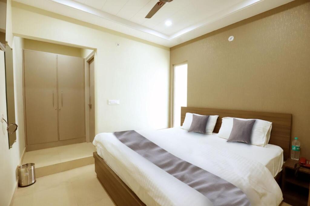 Барейлли: OYO 808146 Hotel Heaven