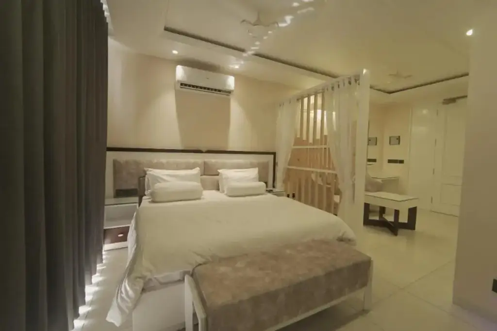 Зиракпур: Hotel Myst