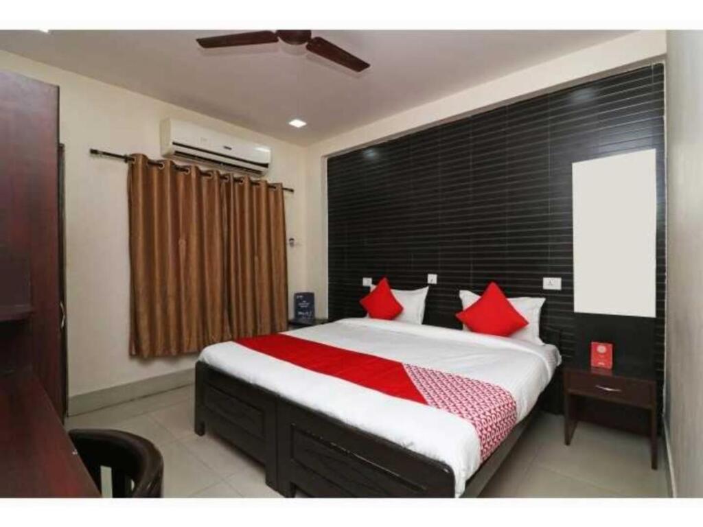 Бхопал: Collection O 703288 Hotel Shree Ji