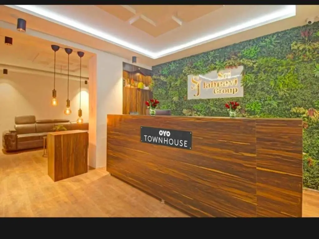 Бхопал: OYO 807842 Hotel Shree Radhe