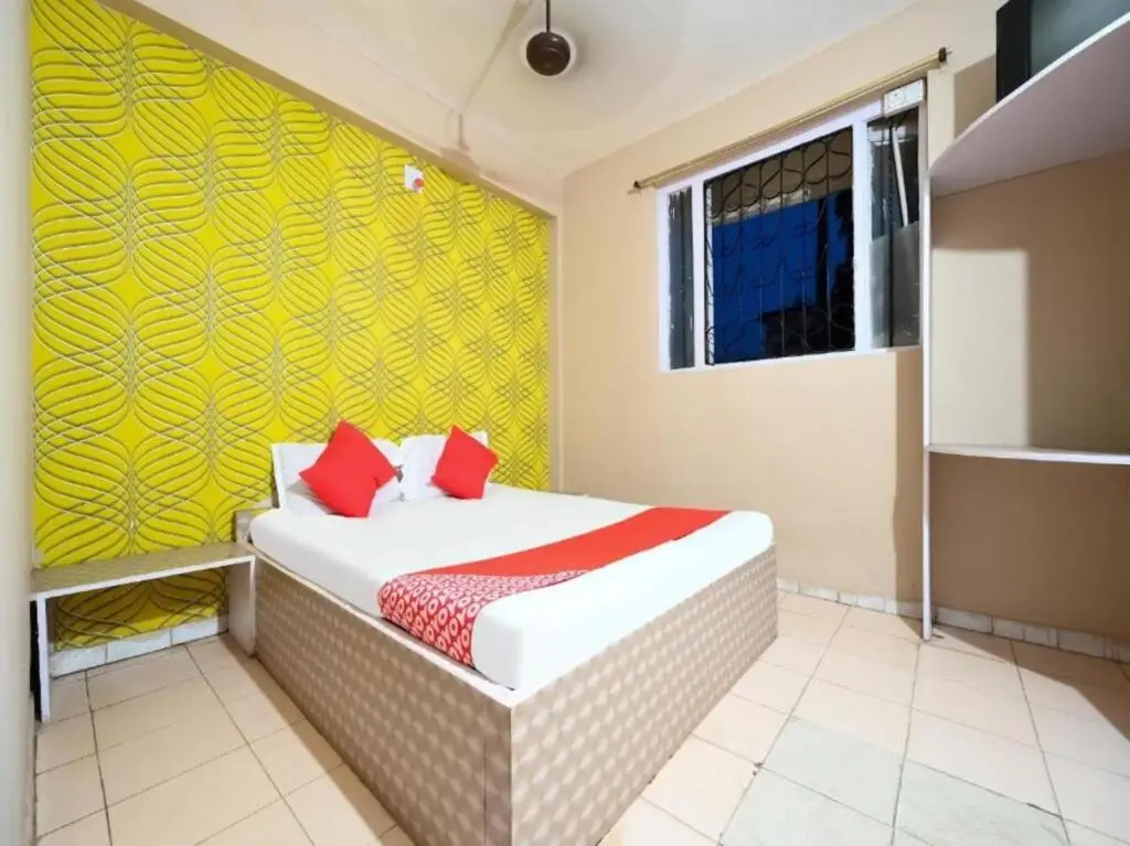 Бхубанешвар: Oyo Flagship 806008 Hotel New Athiti Nivas