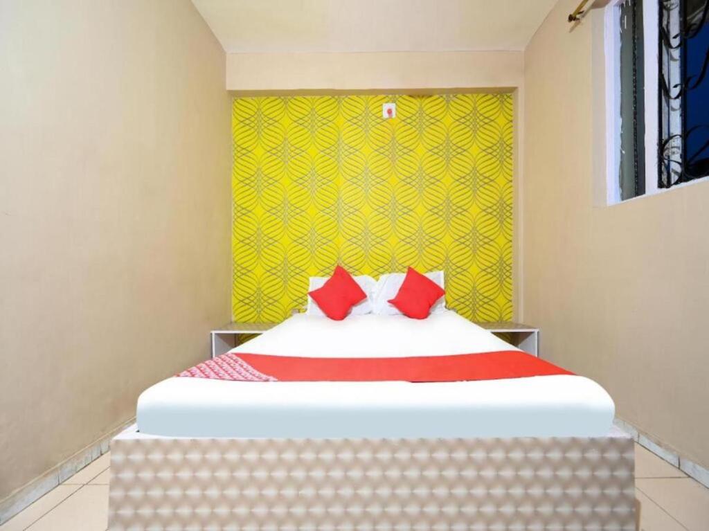 Бхубанешвар: Oyo Flagship 806008 Hotel New Athiti Nivas