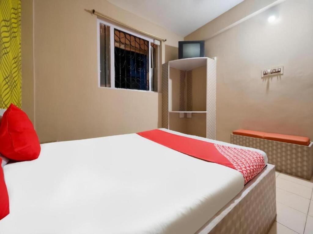 Бхубанешвар: Oyo Flagship 806008 Hotel New Athiti Nivas