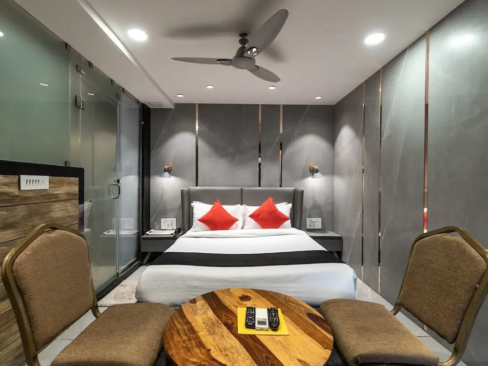 Сурат: Oyo 1386 Hotel Welcome Palace