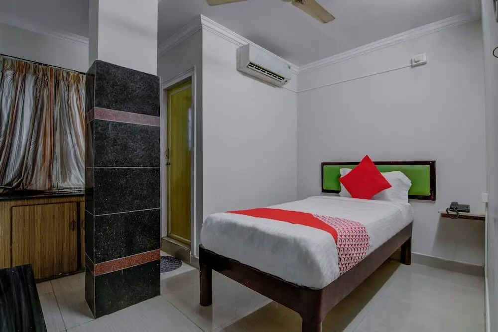 Висакхапатнам: Oyo 14323 Anupama Hotel