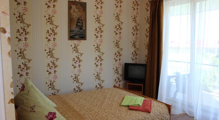Алушта: Guest House Antarius