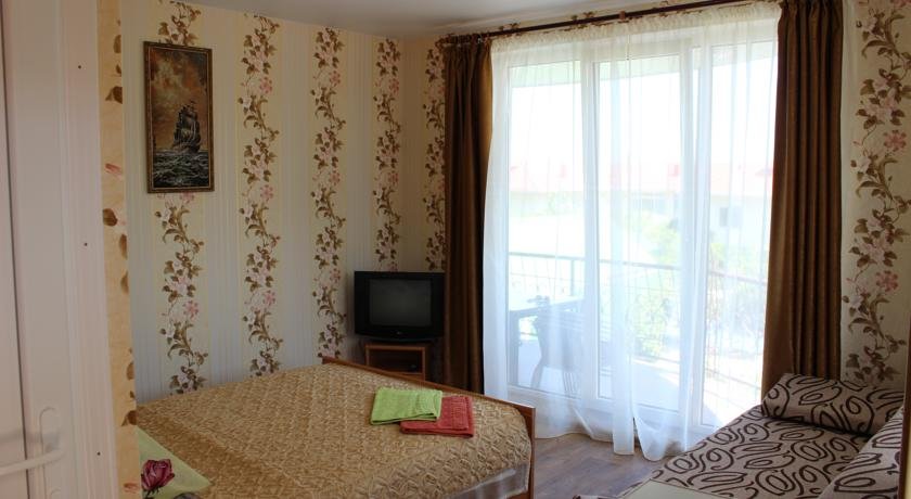 Алушта: Guest House Antarius