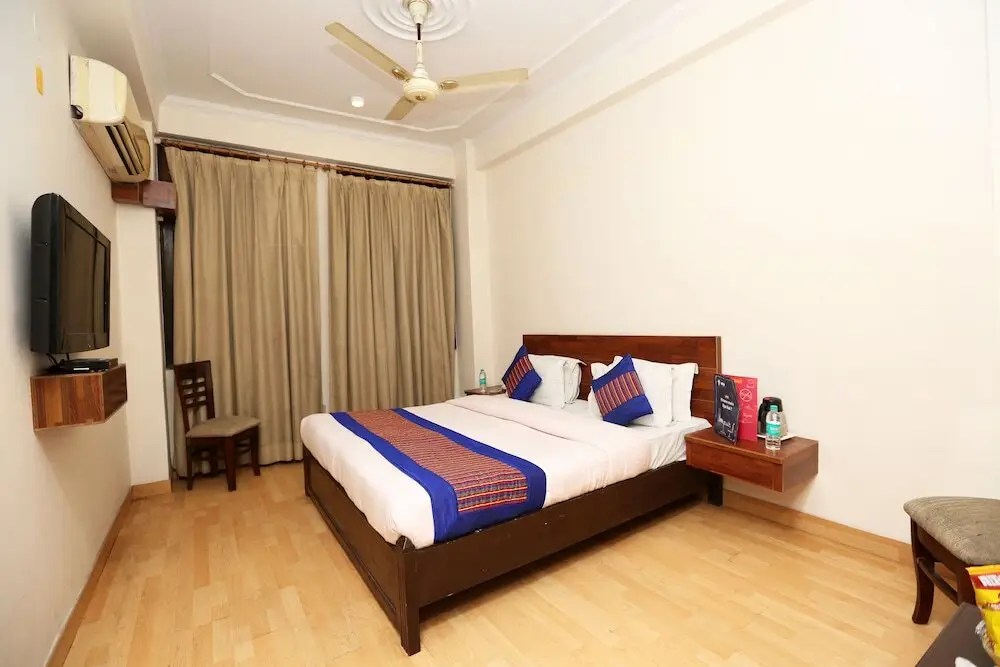 Нойда: Oyo 8876 Hotel Sarthi