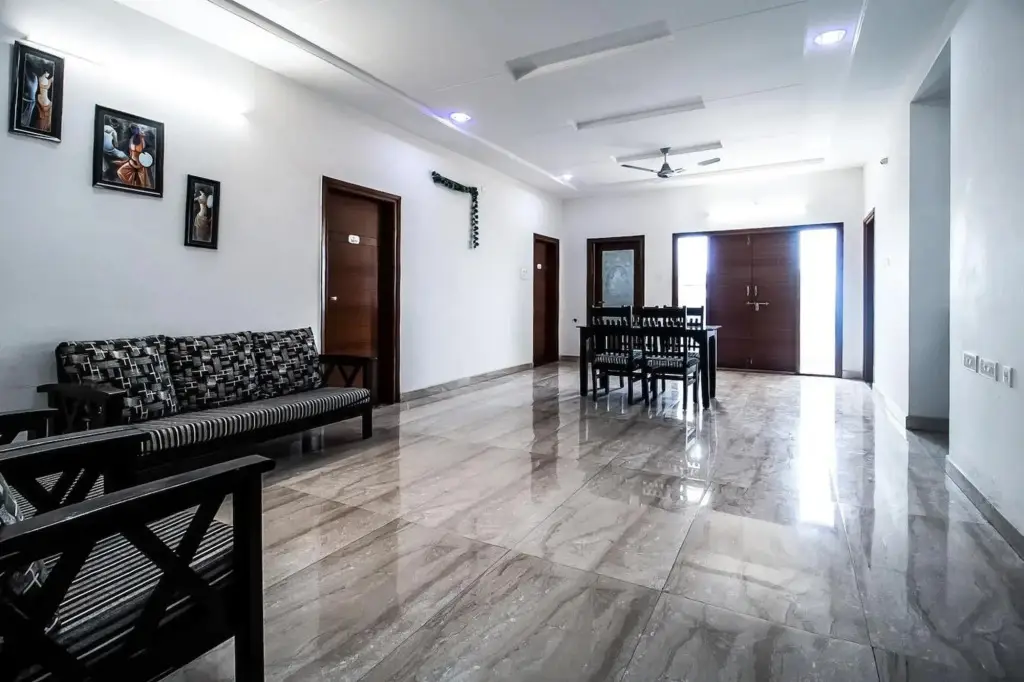 Хидерабад: Hallmark Inn @ Kukatpally