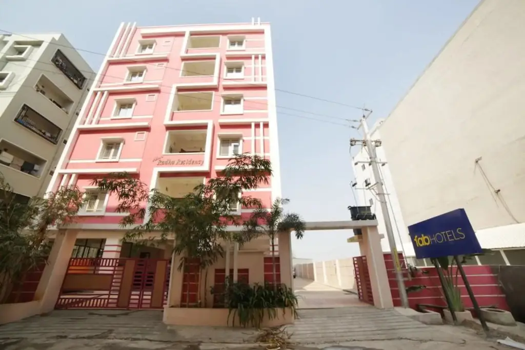 Хидерабад: Hallmark Inn @ Kukatpally