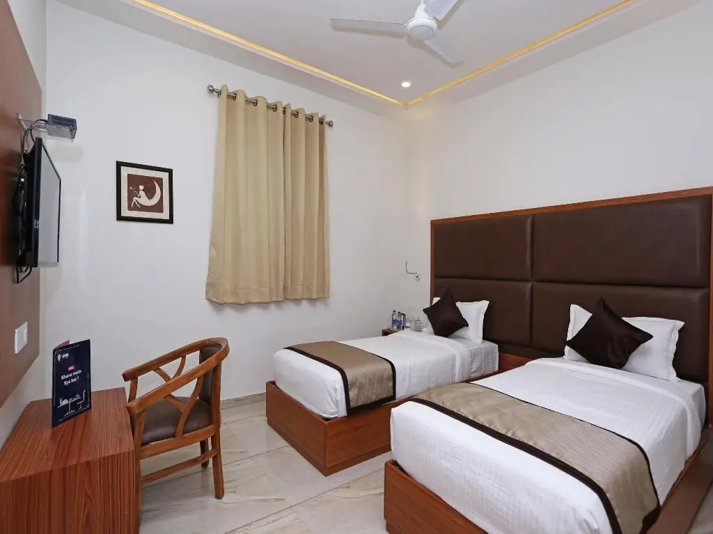 Кота: Capital O 10148 Hotel Paras Royale By Arn Group