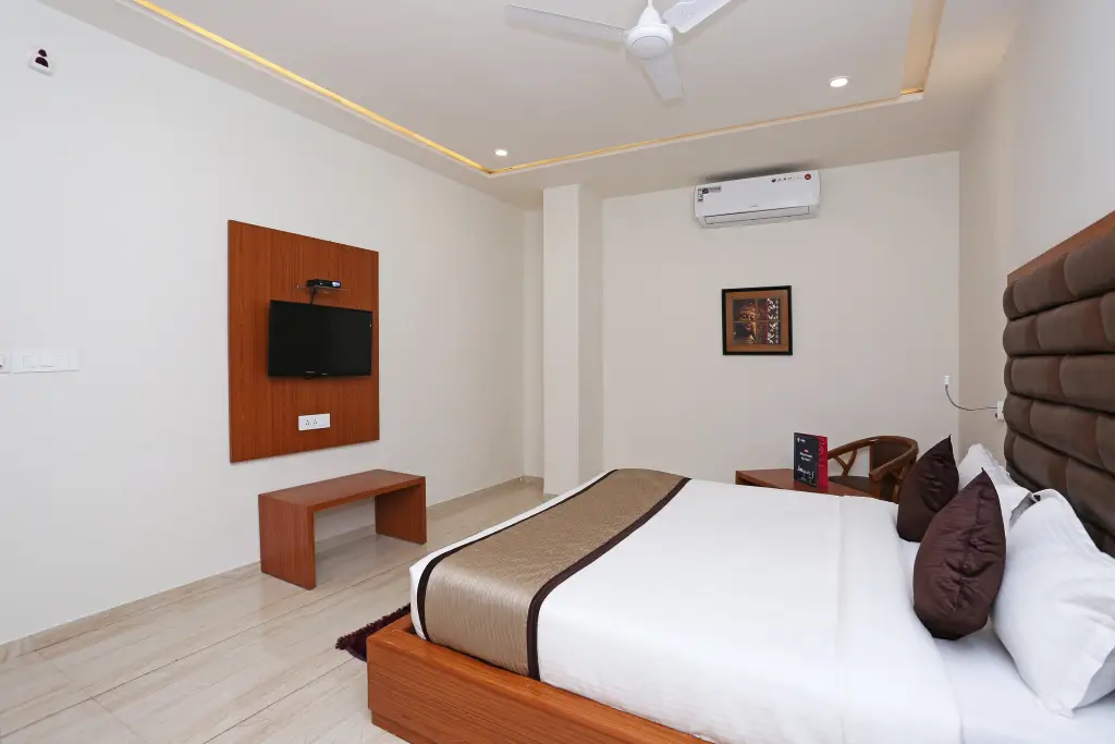 Кота: Capital O 10148 Hotel Paras Royale By Arn Group