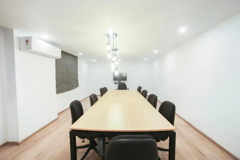 Гуруграм: OYO 78628 Townhouse 136 Sector 46 Vikas Marg
