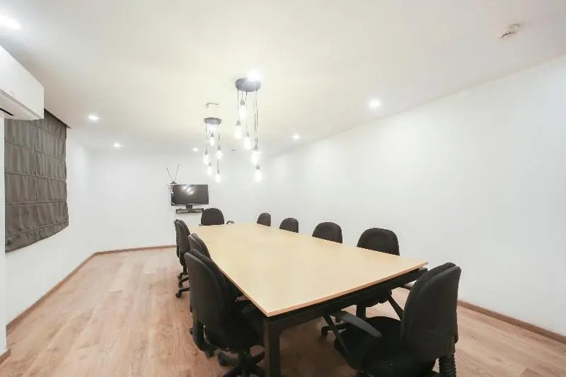 Гуруграм: OYO 78628 Townhouse 136 Sector 46 Vikas Marg