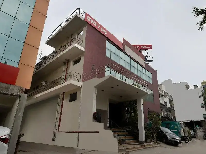 Нью-Дели: OYO 7655 Om Paradise Hotel