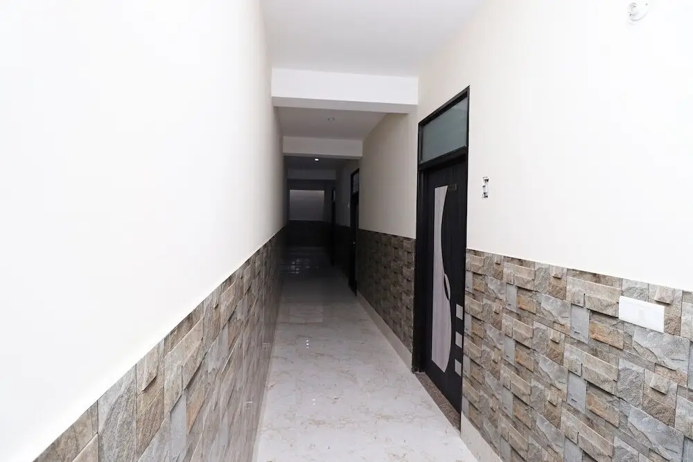 Гуруграм: Oyo 17425 Dwarka Palace