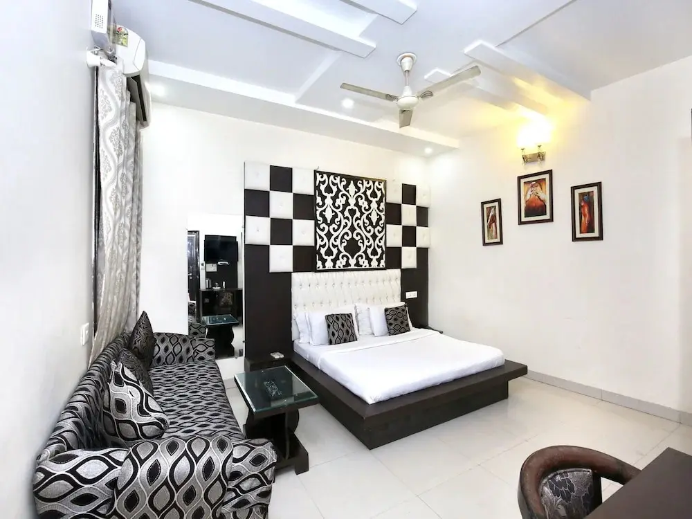 Амритсар: Capital O 9235 Hotel Nayyar