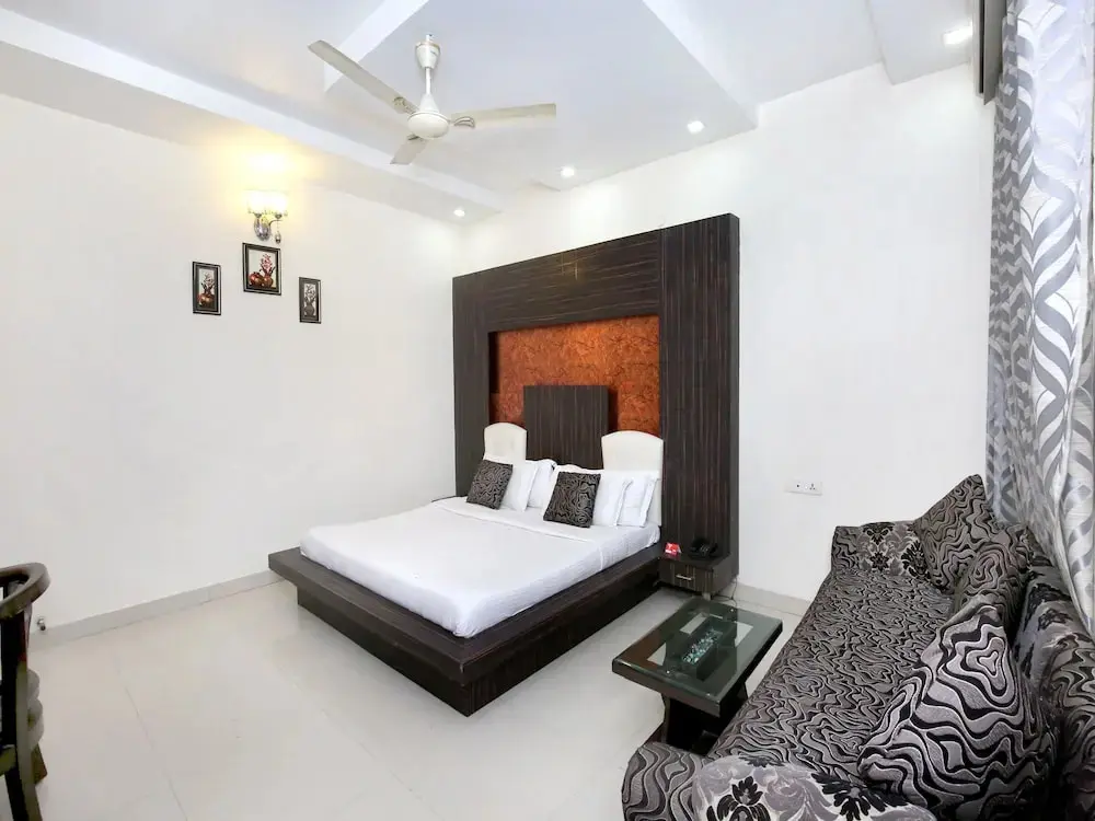 Амритсар: Capital O 9235 Hotel Nayyar