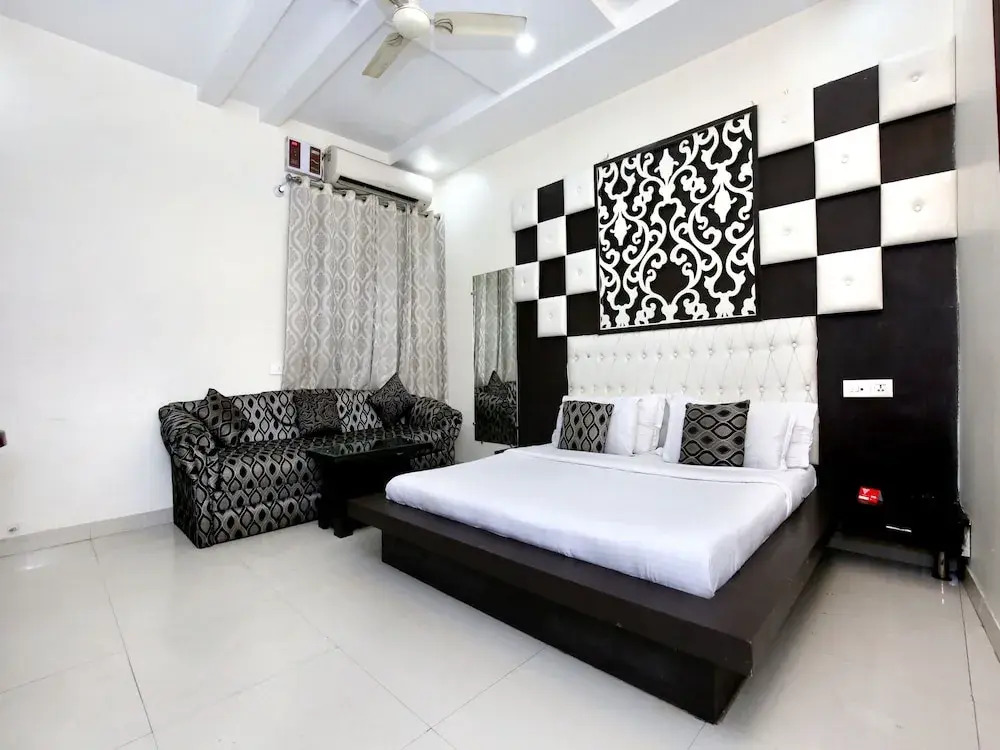 Амритсар: Capital O 9235 Hotel Nayyar