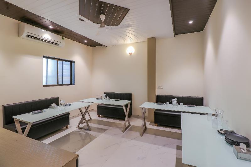 Мумбаи: Capital O 80005 Hotel Prime Land