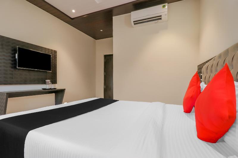 Мумбаи: Capital O 80005 Hotel Prime Land