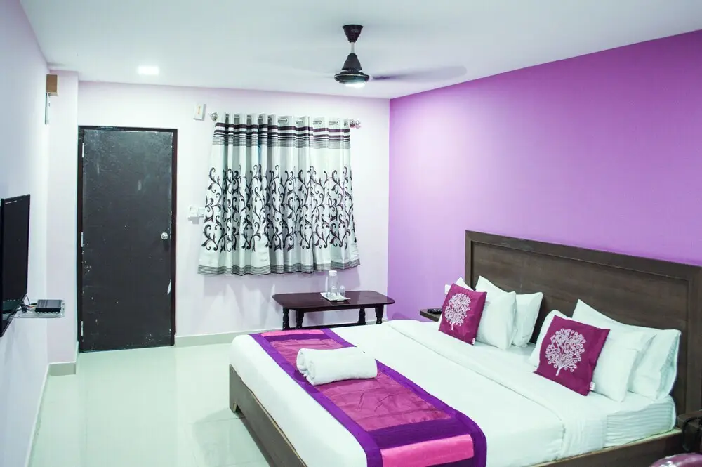 Бангалор: Capital O 5683 SS Suites