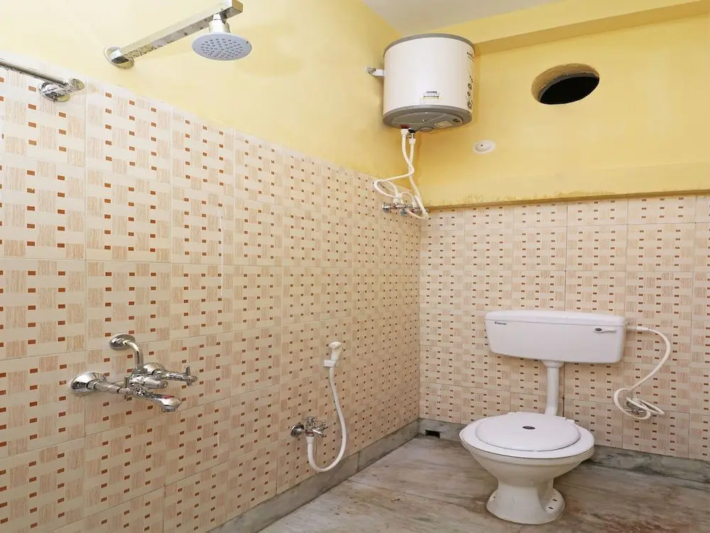 Колката: Oyo 11530 Maa Tara Guest House