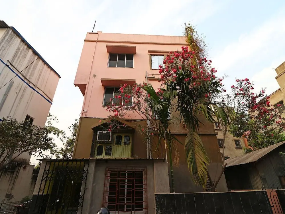 Колката: Oyo 11530 Maa Tara Guest House