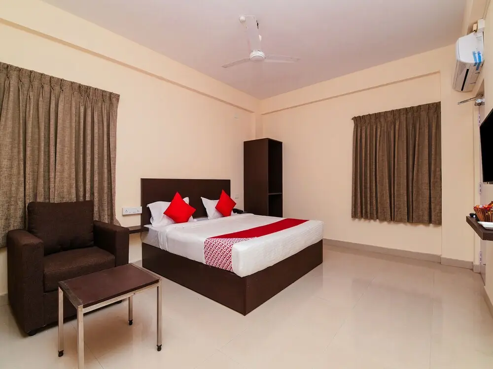Висакхапатнам: Akshara Suites By OYO Rooms
