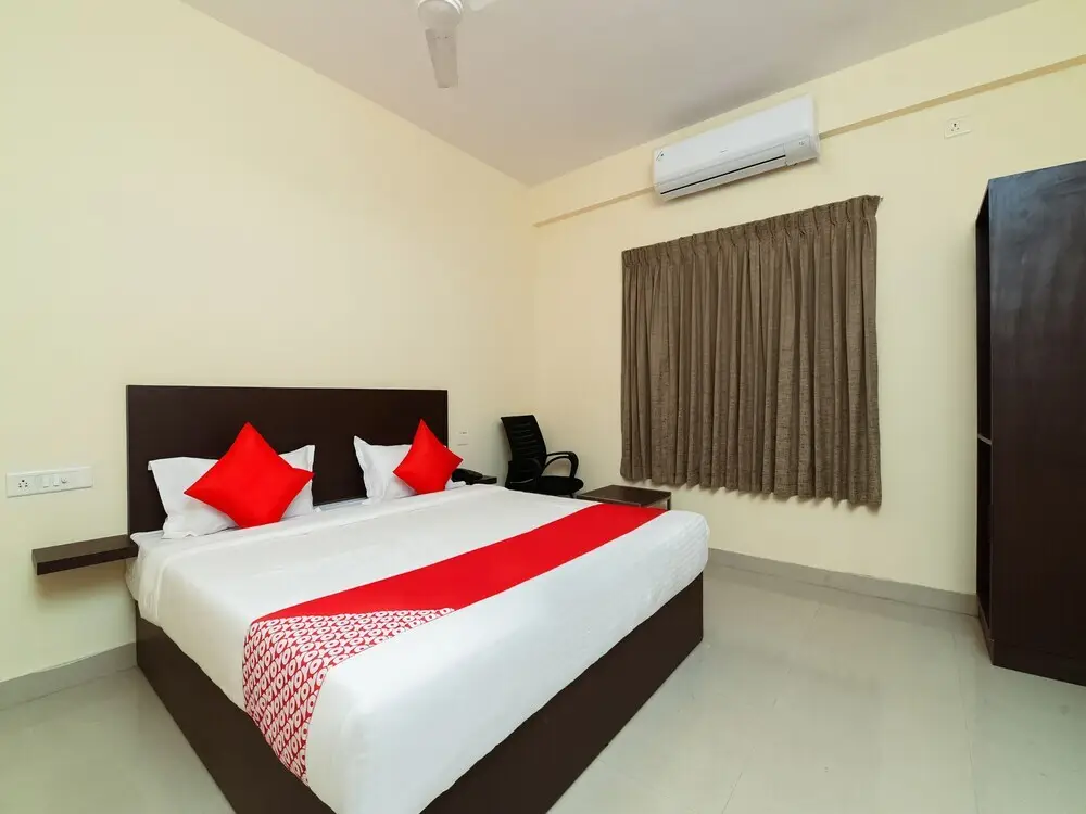 Висакхапатнам: Akshara Suites By OYO Rooms