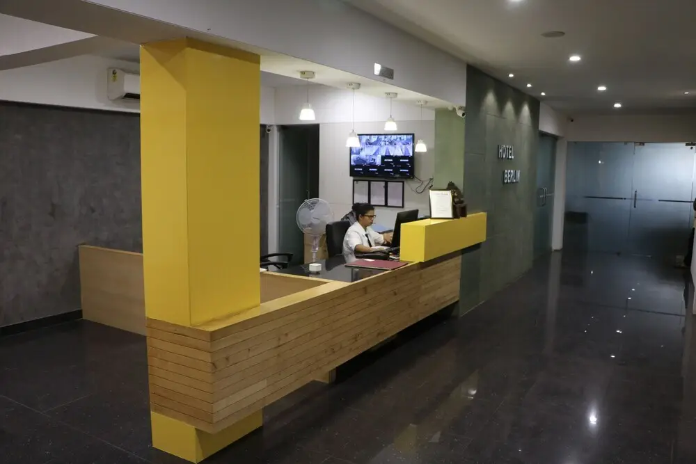 Гандхинагар: CAPITAL O 74149 Hotel Berlin