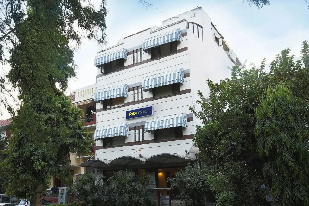 Нью-Дели: Stallen Suites Nehru Place by FabHotels
