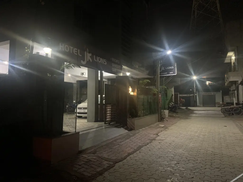Нагпур: Hotel JK Lions - Koradi, Nagpur