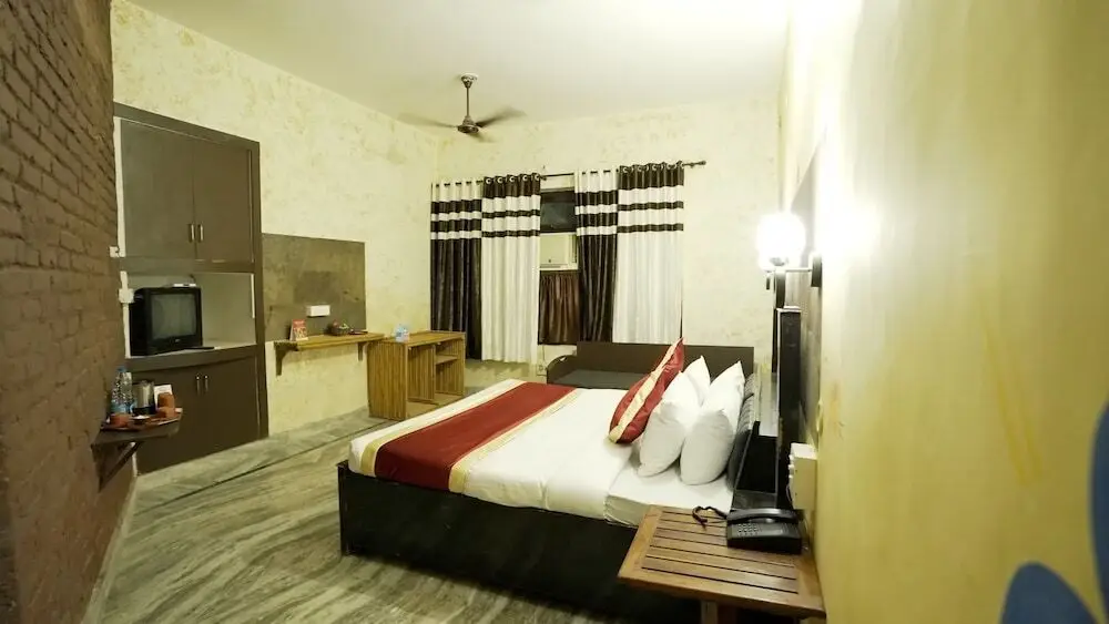 Наинитал: V One Resort Soho Jim Corbett