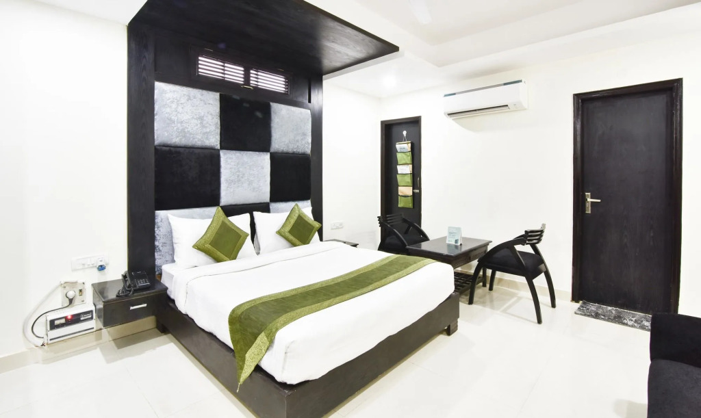 Нью-Дели: Capital O 48270 Hotel Mehar Castle