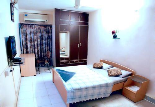 Хидерабад: V Care Service Appartments