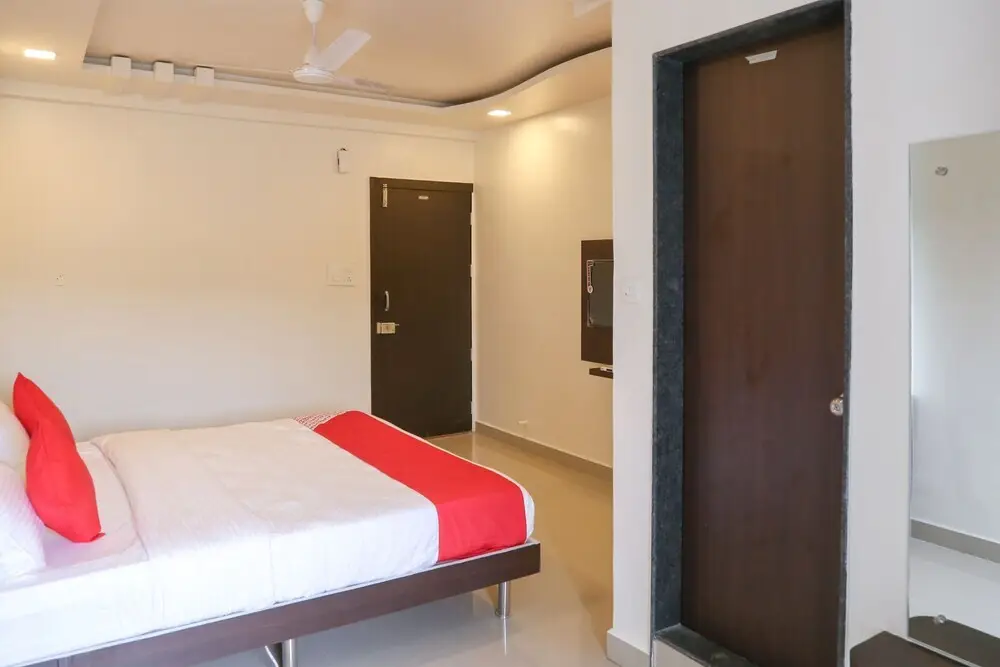Пуна: Oyo 22066 Hotel Mayur