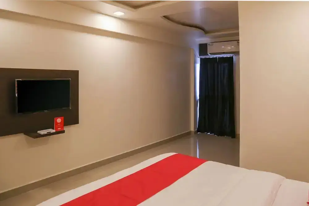 Пуна: Oyo 22066 Hotel Mayur