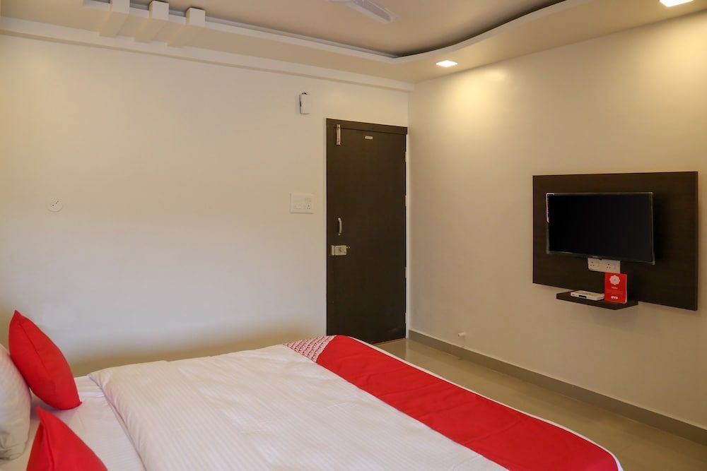 Пуна: Oyo 22066 Hotel Mayur