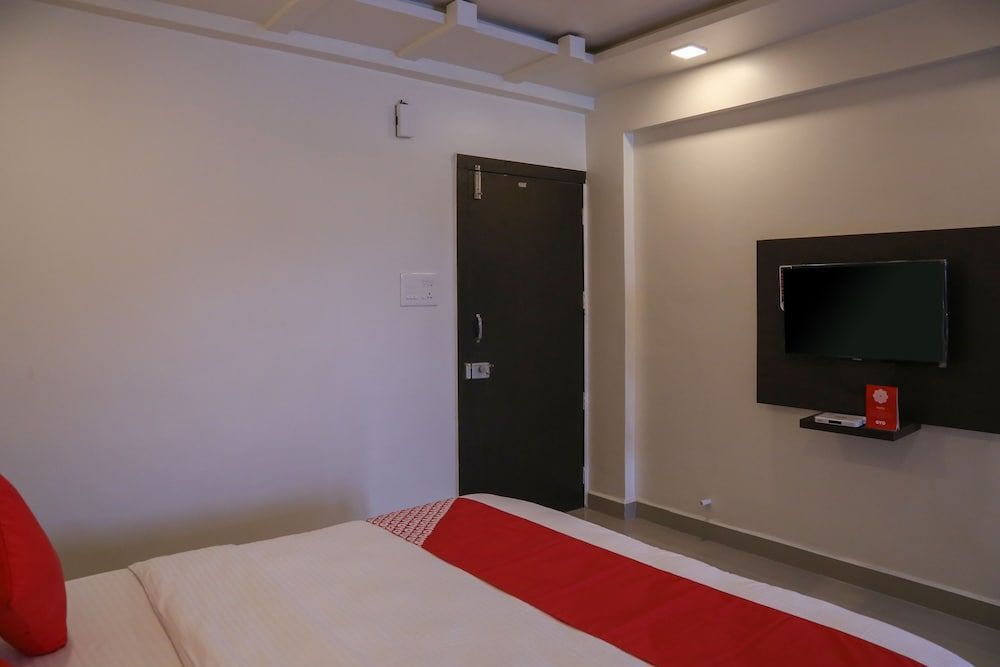 Пуна: Oyo 22066 Hotel Mayur