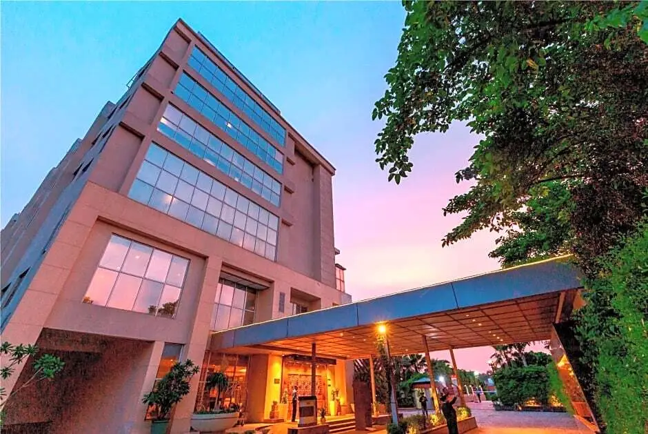 Ramada by Wyndham Neemrana — фото 1