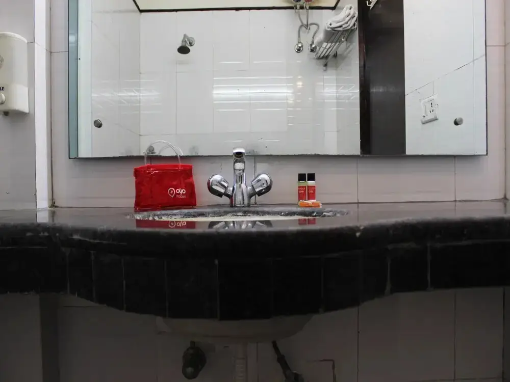 Нью-Дели: Oyo 2373 Hotel D Inn