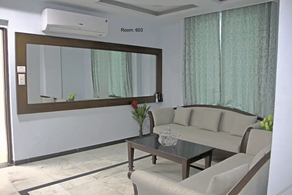 Вадодара: White House Service Apartments