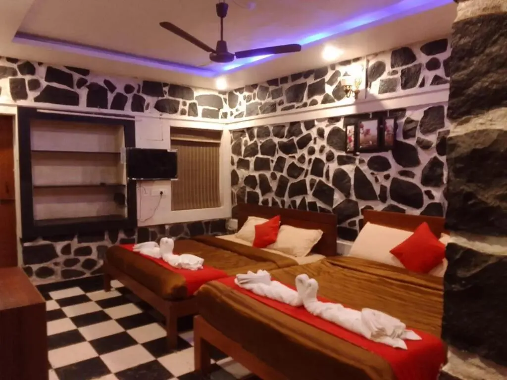 Шолаандан: Coastal Grand JMA Resorts Sirumalai