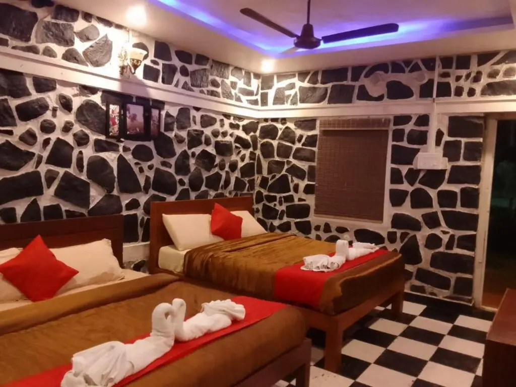 Шолаандан: Coastal Grand JMA Resorts Sirumalai