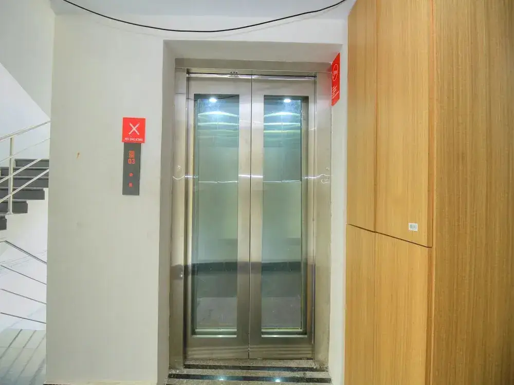 Hotel Srees by OYO Rooms — фото 1