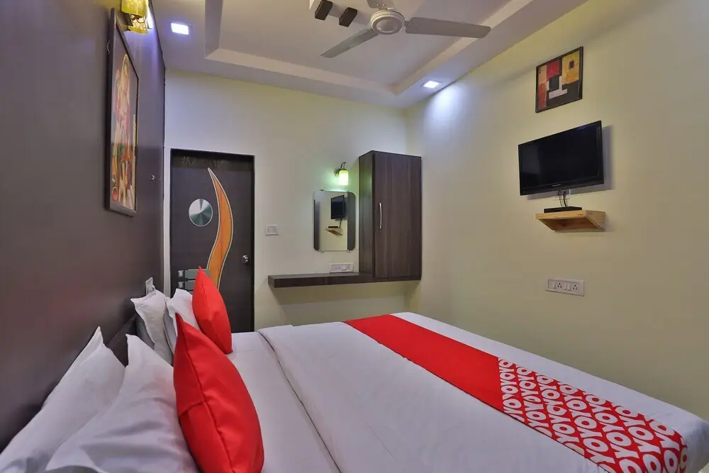 Hotel Royal Palace by OYO Rooms — фото 1