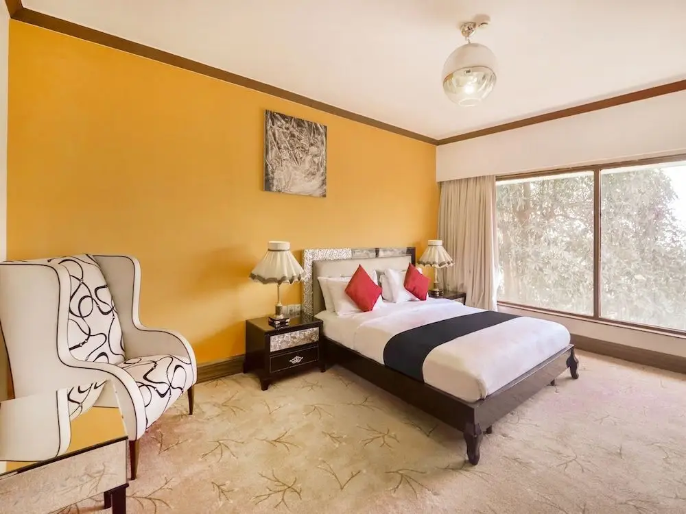 Мумбаи: Capital O 29124 Royal Palms Hotel