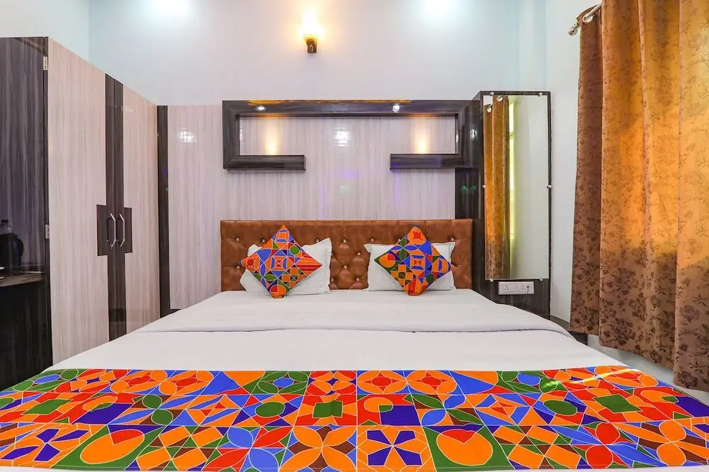 Сарнатх: Lumbini International by FabHotel
