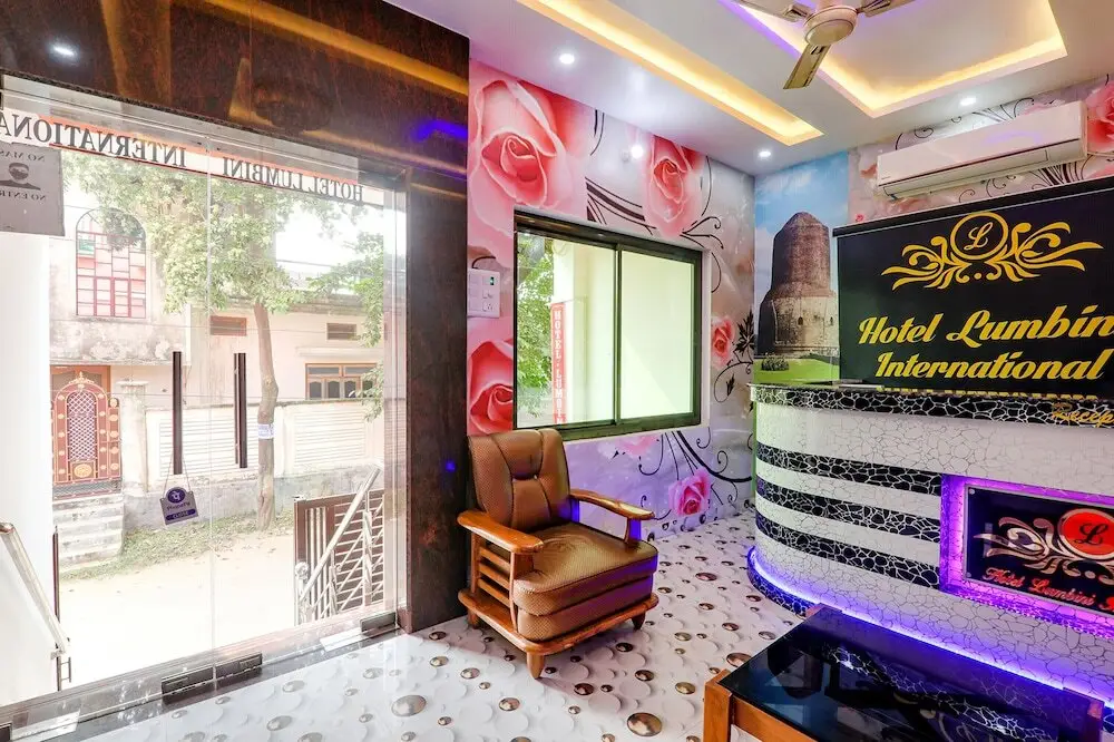 Сарнатх: Lumbini International by FabHotel